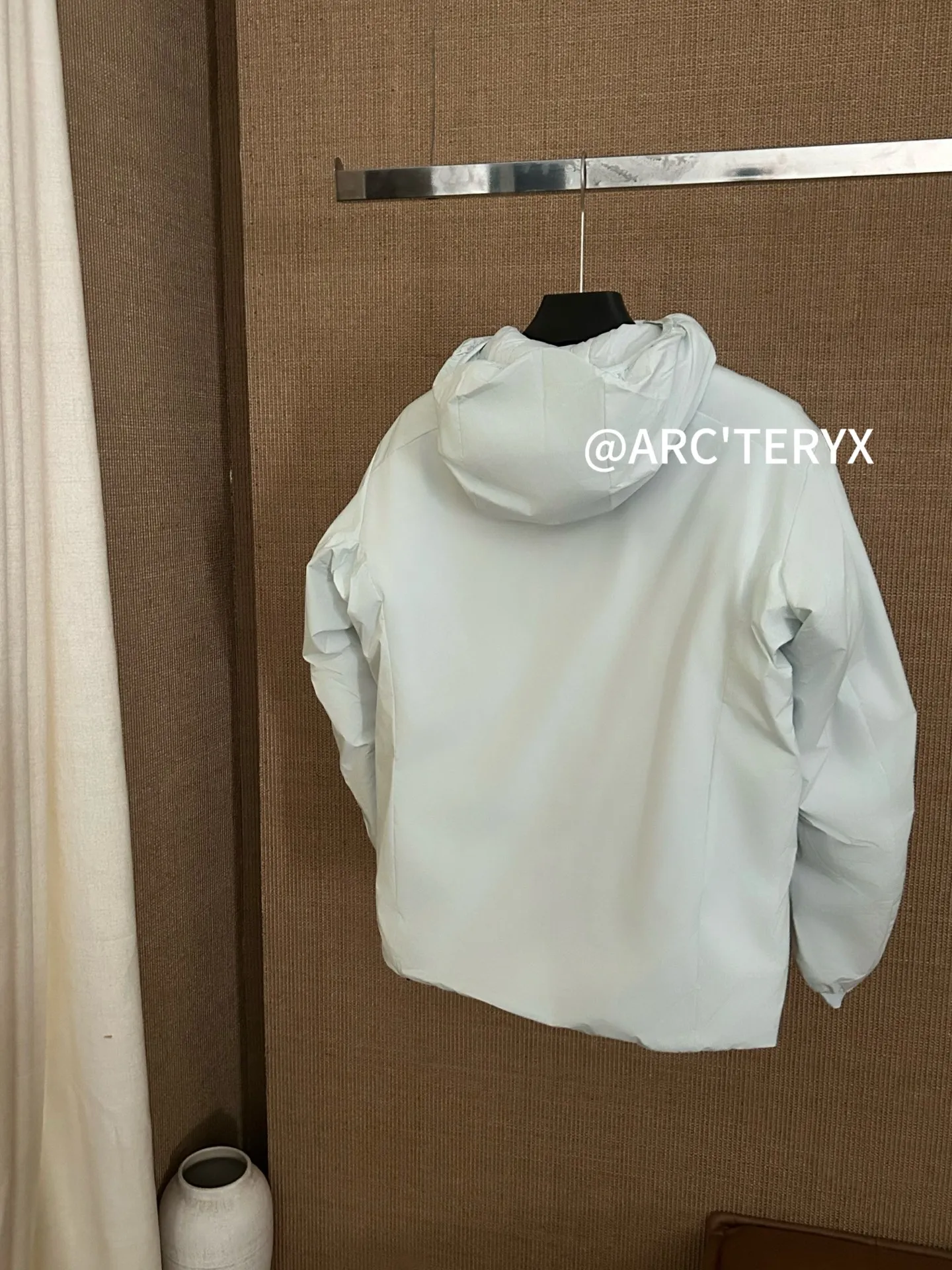【Arcteryx Atom Hoody 】 : Arcteryx， ， ， 。 ， ， 。 ，Arcteryx ， 。Quality、 ， 。 ， + : ✅ 100% ，Tyono 30 ， ， ✅ ， Wear-Resistant Breathable ✅ ， ， ✅ ， ， ， ✅ 、 ， ， ✅ logo ， ✅ YKK， ✅ ：Coreloft TM Continuous 65 ， ✅（65g/m 2) : ，Breathable ，ATOM Coreloft TM Continuous ， ， ， ， Wear-Resistant ， ， ， 。